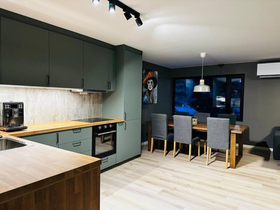 Familievennlig Apartment トベーデストラン エクステリア 写真